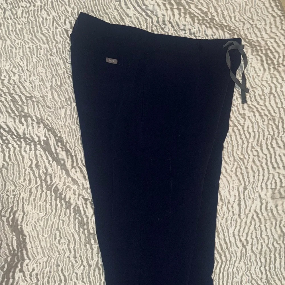 Men’s figs Leon technical cargo pants mens XL color 1280 Navy Blue pristine